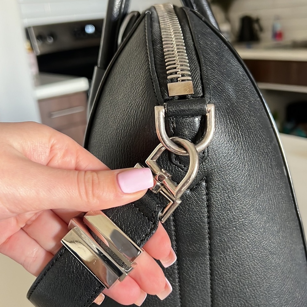 Givenchy Medium Antigona Bag | Black Leather 💘 - Picture 7 of 13